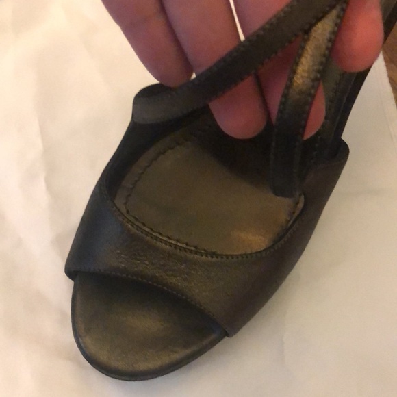 YSL stiletto Bronze open toe cross strap platform heel. Sexy metallic black gold - Picture 4 of 9